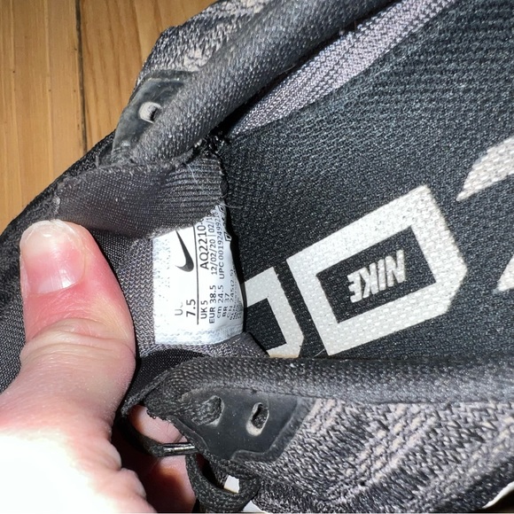 Preloved Nike Pegasus Running Shoes - Picture 4 of 6